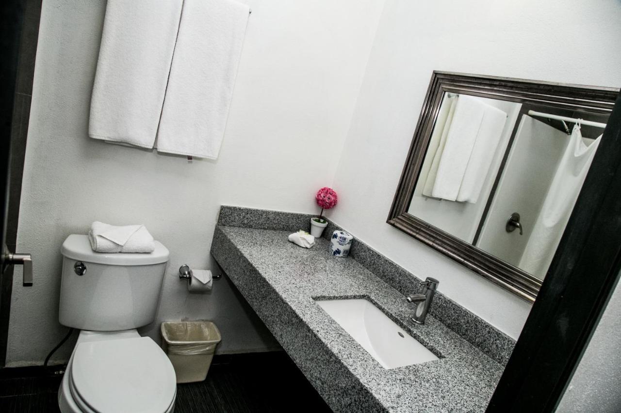 Booking Dioh Hotel Monterrey Buitenkant foto